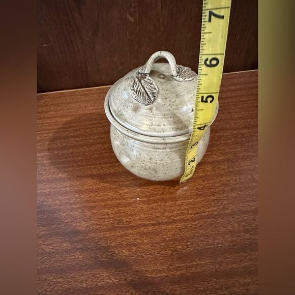 Handmade vintage - Ceramic Lidded Jar with Leaf Handle - Picture 7 of 7
